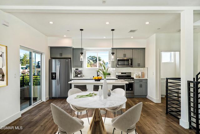 $3,995 | 10906 Hesby Street, North Hollywood, CA 91601