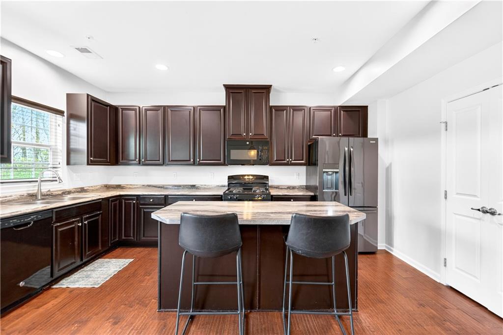 312 Maple Ridge Drive Canonsburg, PA 15317 - Photo 11 of 41 Tons of cabinet space...