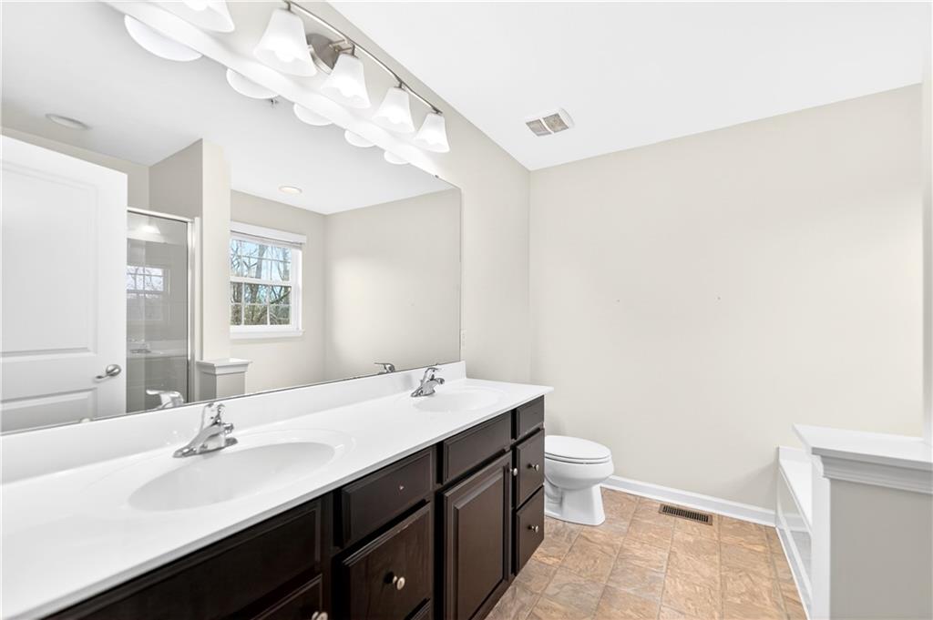 312 Maple Ridge Drive Canonsburg, PA 15317 - Photo 25 of 41 Private bath with dual vanity...