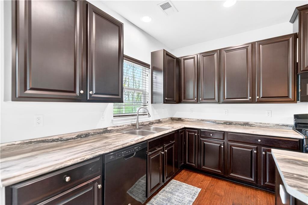 312 Maple Ridge Drive Canonsburg, PA 15317 - Photo 10 of 41 Beautiful counters...