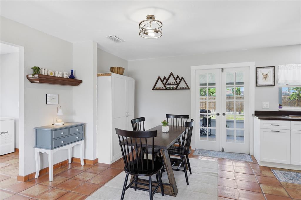 3670 Sunset Beach Drive Venice, FL 34293 - Photo 10 of 51 a view of a dining room with furniture