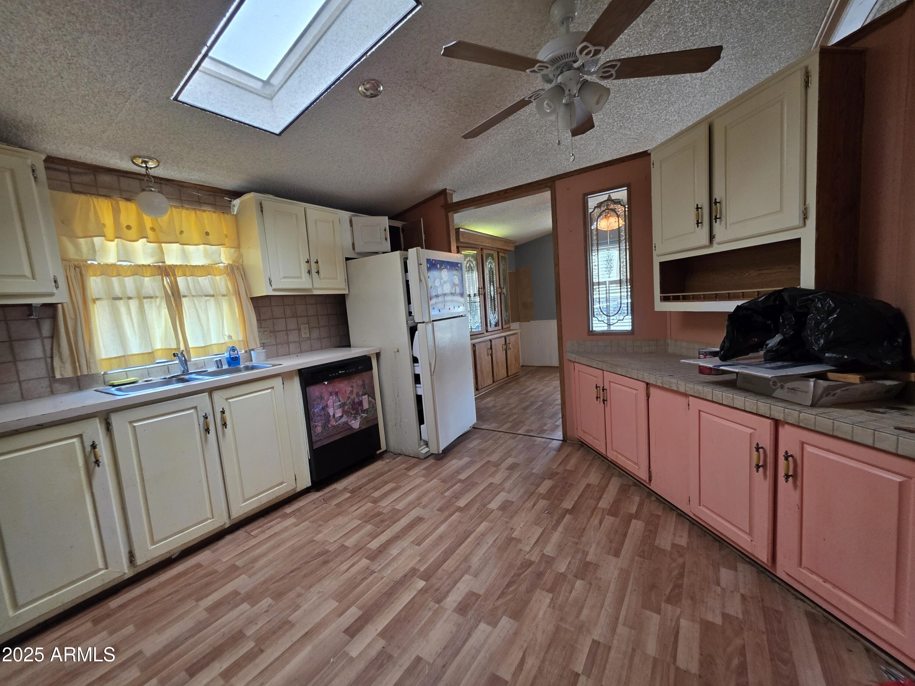 2233 East Behrend Drive, Unit 92 Phoenix, AZ 85024 - Photo 7 of 31 20250923_114138