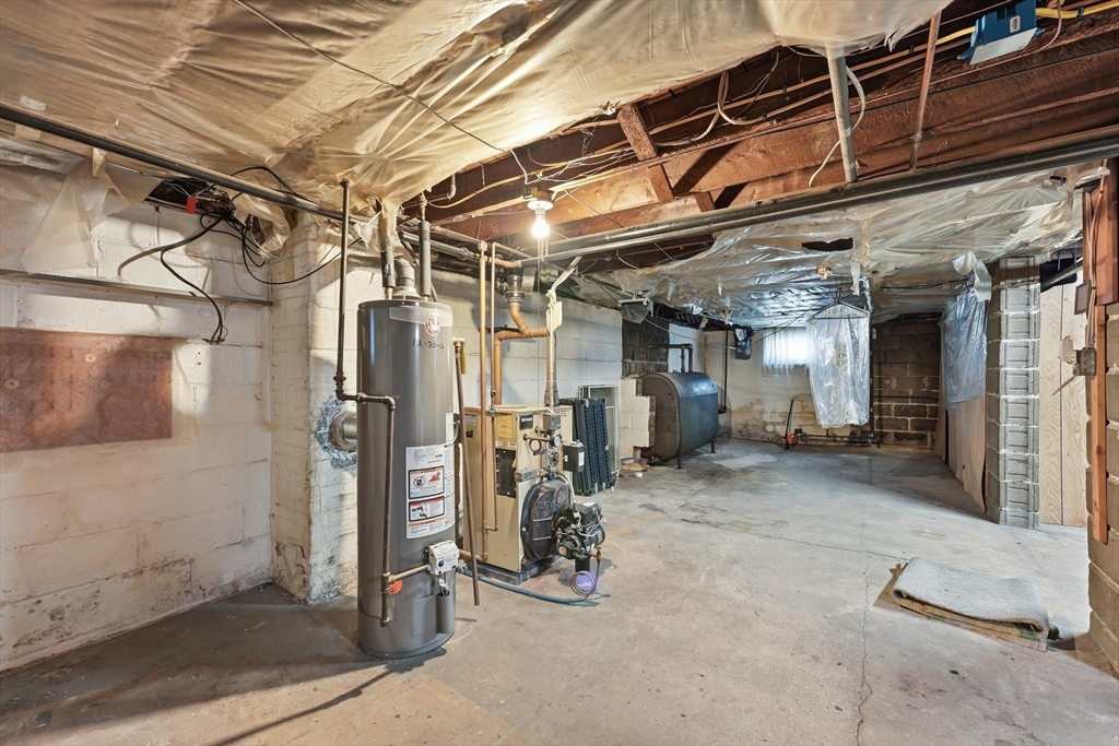 136 Maynard Street Springfield, MA 01109 - Photo 26 of 35 a view of garage