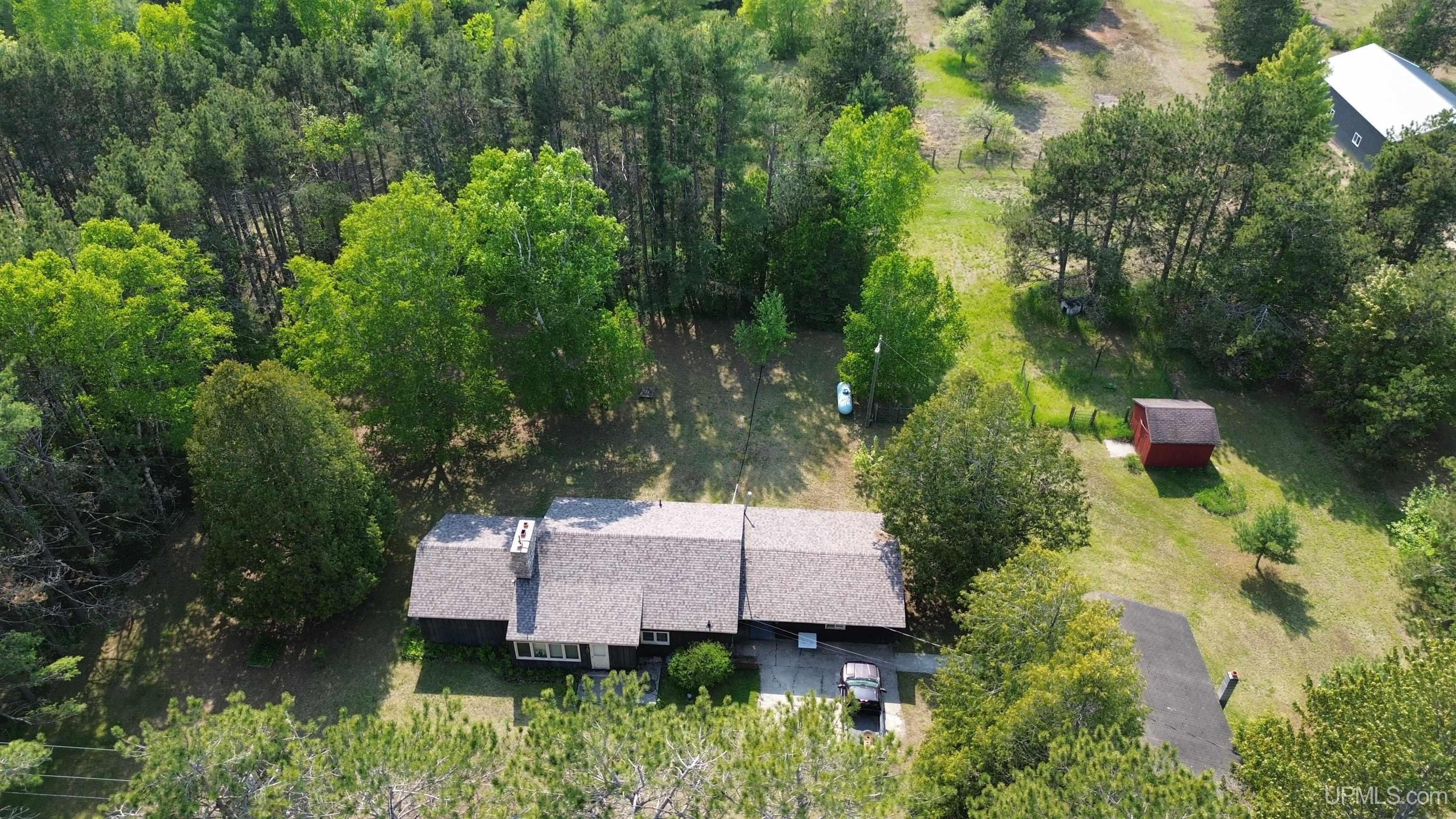943 Shunk Road Manistique, MI 49854 - Photo 2 of 43 Gallery Image 2