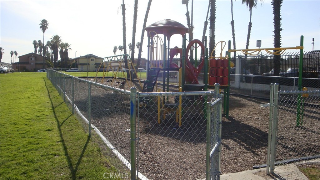 31 Paradise Carson, CA 90745 - Photo 27 of 29