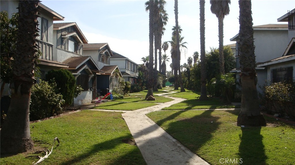 31 Paradise Carson, CA 90745 - Photo 4 of 29