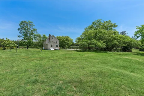 37 North Bishop Lane, Southampton, NY 11968