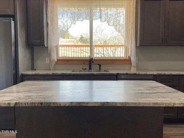 $529,900 | 680 Mayberry Road, Jonesborough, TN 37659