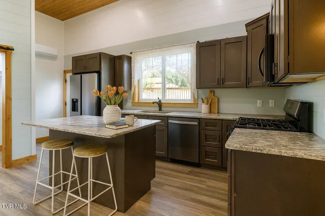 $529,900 | 680 Mayberry Road, Jonesborough, TN 37659