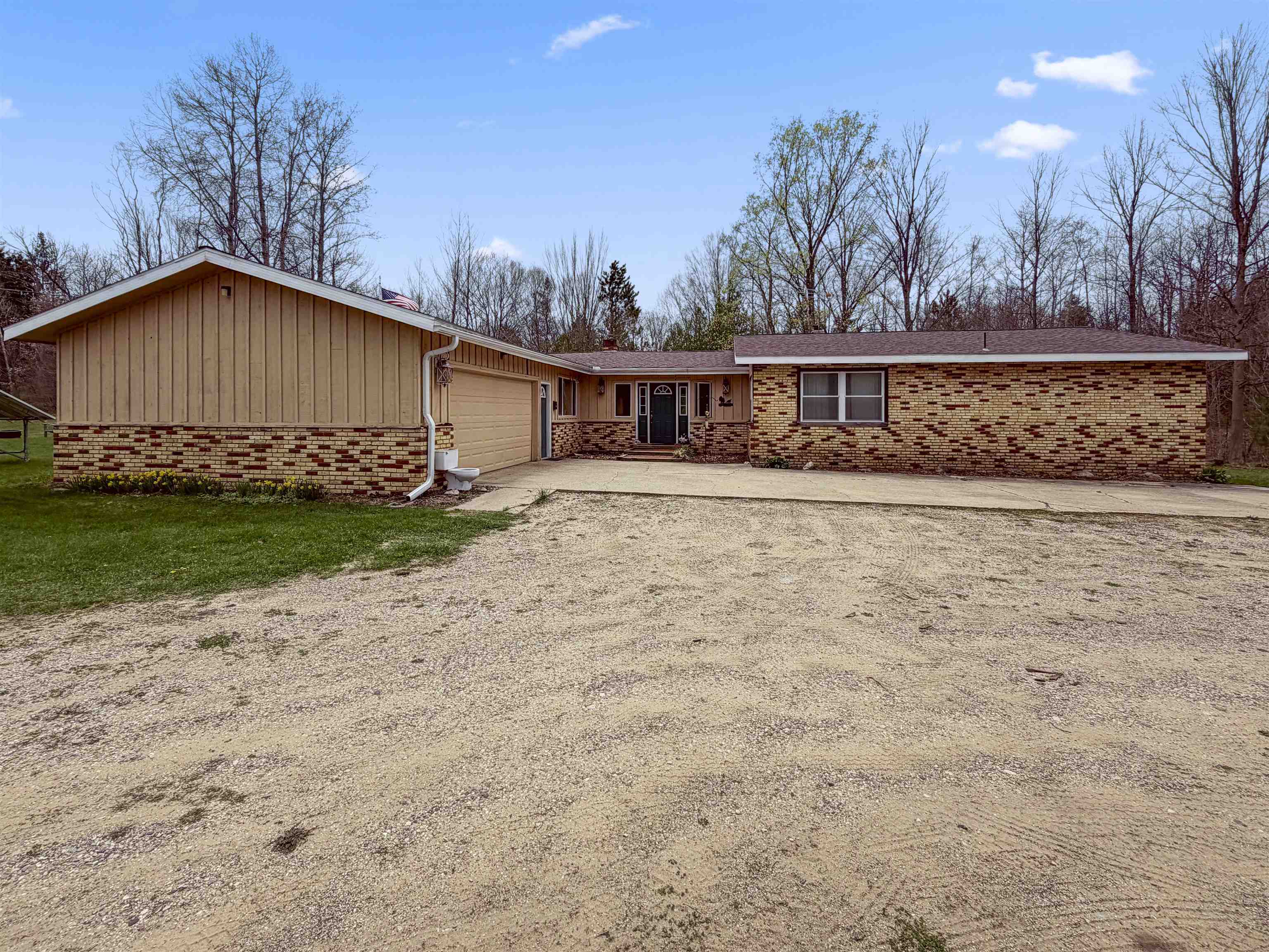 4411 North 11 Road Mesick, MI 49668 - Photo 3 of 56