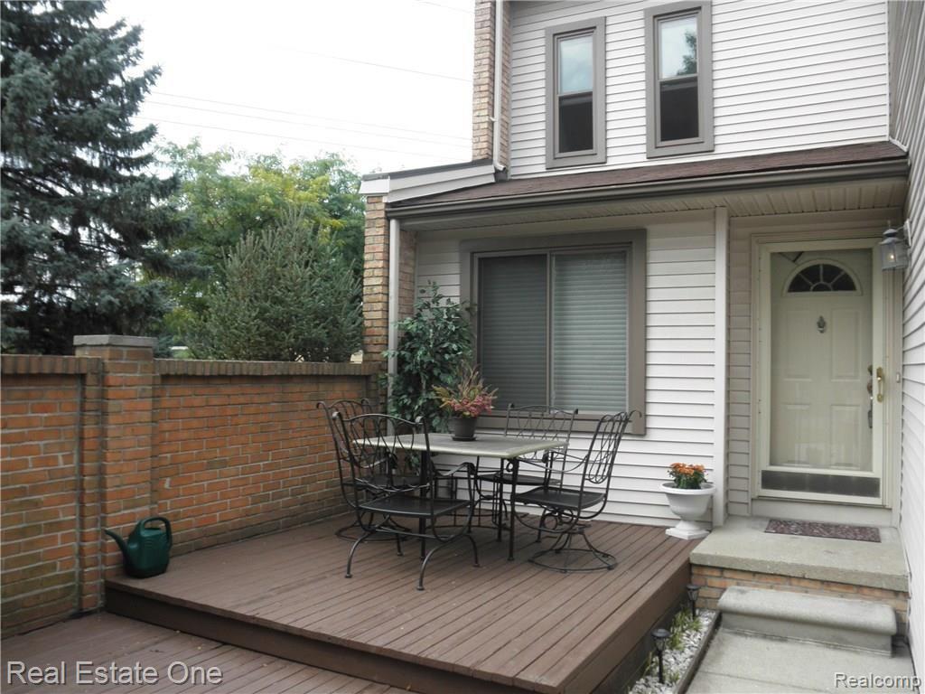 301 Willow Grove Lane, Unit 98 Rochester, MI 48307 - Photo 3 of 38