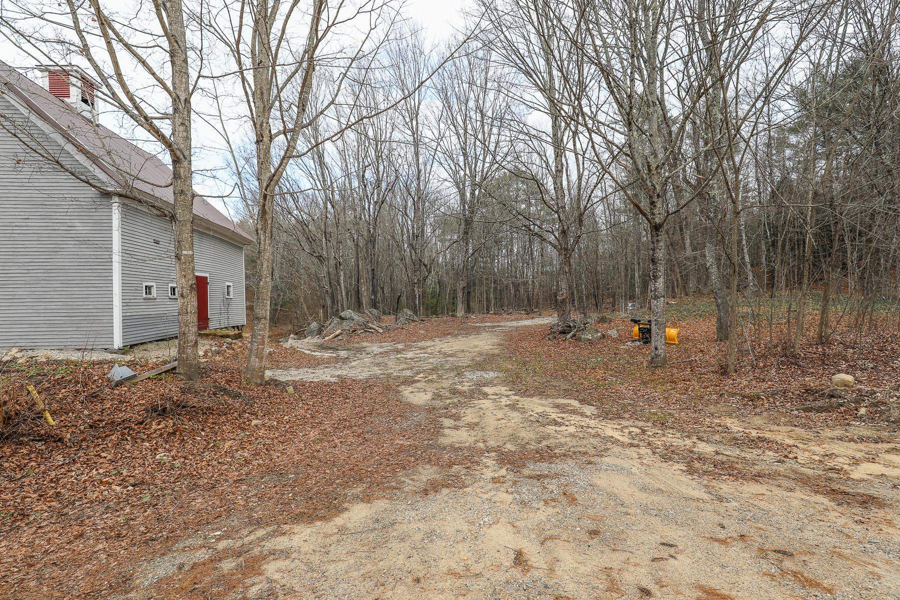 55 Deerfield Road Nottingham, NH 03290 - Photo 3 of 35