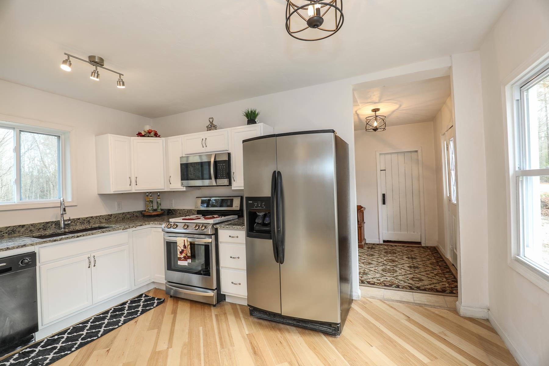 55 Deerfield Road Nottingham, NH 03290 - Photo 6 of 35