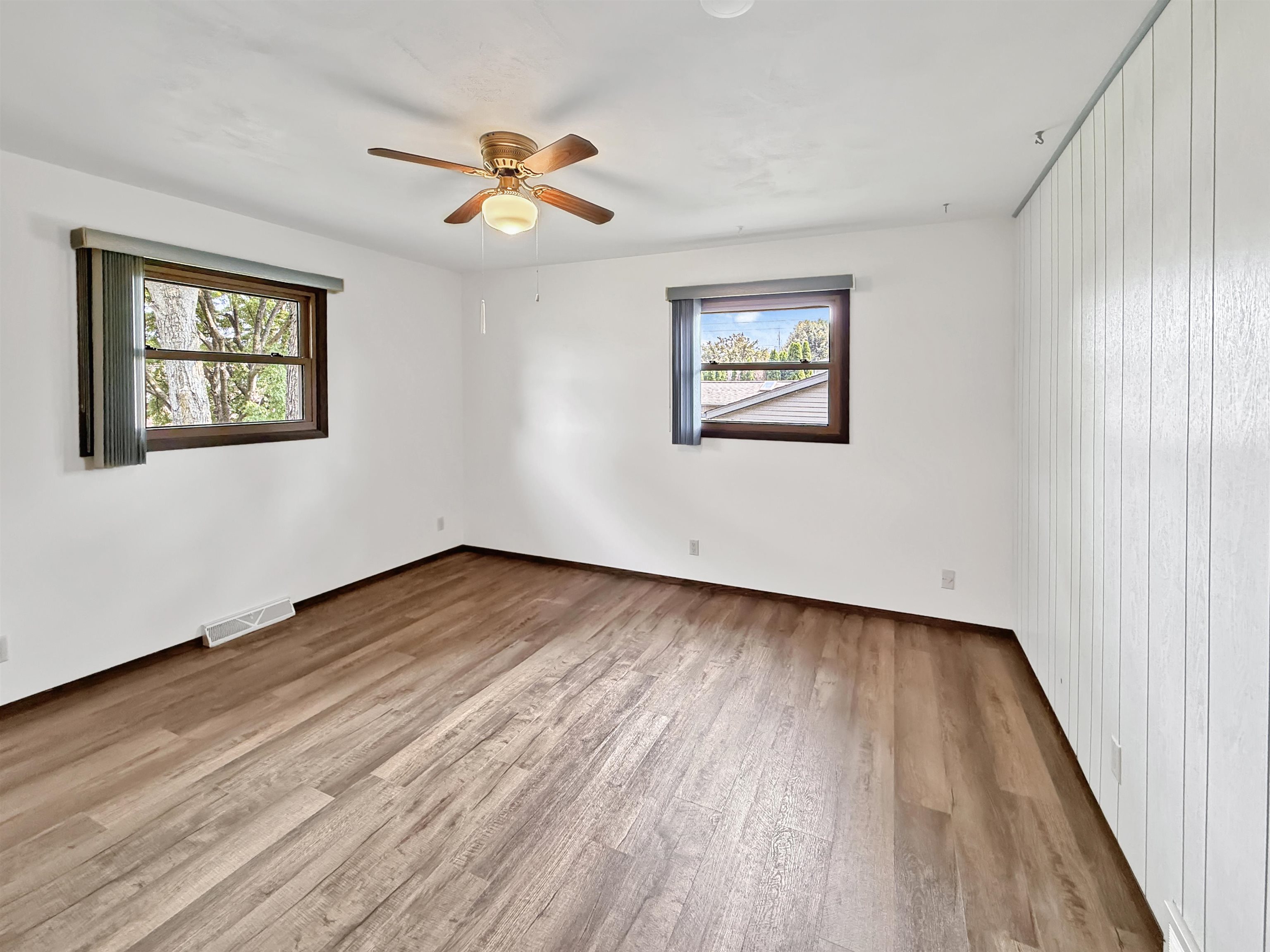 130 Barton Road Oshkosh, WI 54904 - Photo 9 of 25 Gallery Image 9