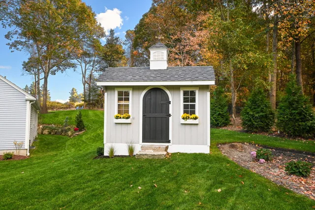$1,325,000 | 9 Coach Lane, Sandwich, MA 02563