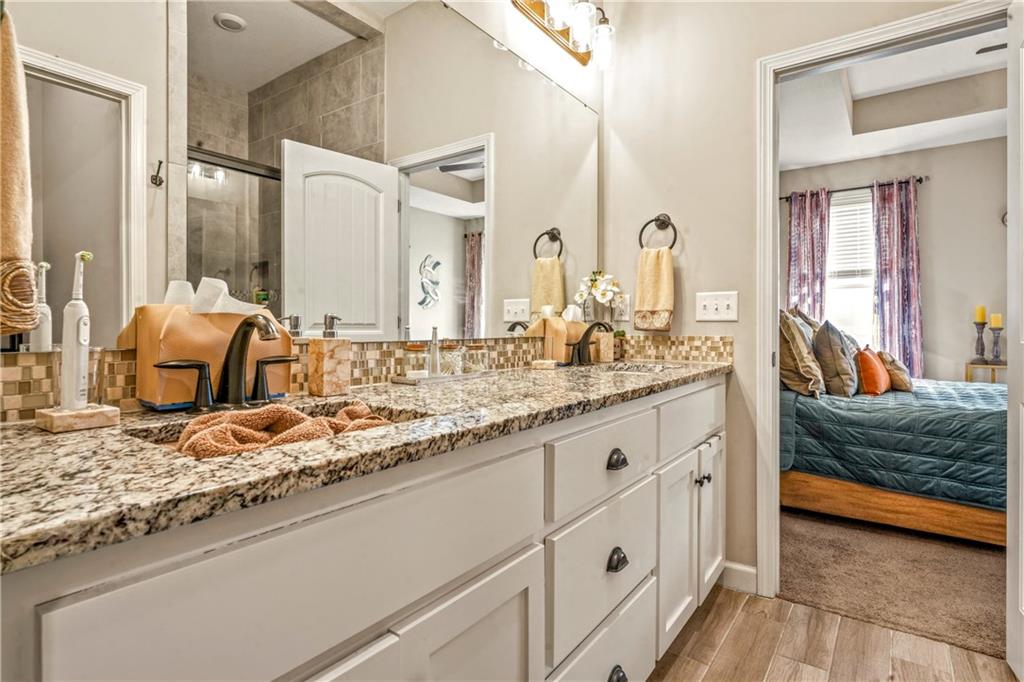 1829 Northeast Riley Drive Lee's Summit, MO 64086 - Photo 18 of 37