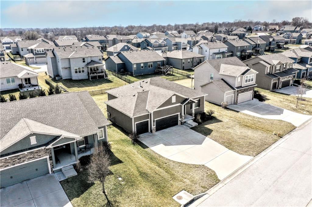 1829 Northeast Riley Drive Lee's Summit, MO 64086 - Photo 33 of 37