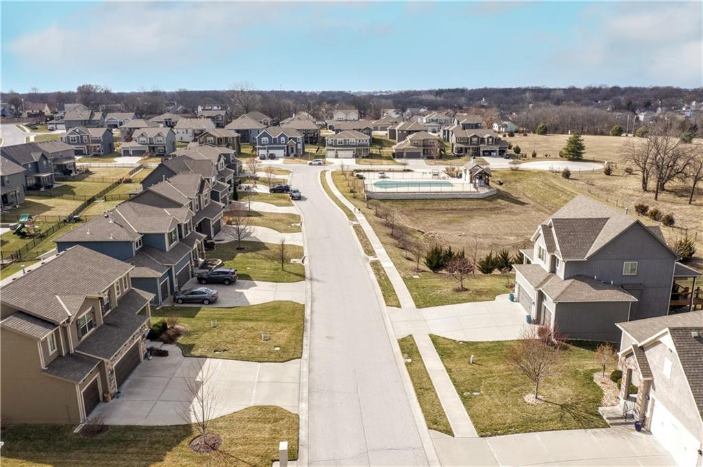 1829 Northeast Riley Drive Lee's Summit, MO 64086 - Photo 35 of 37