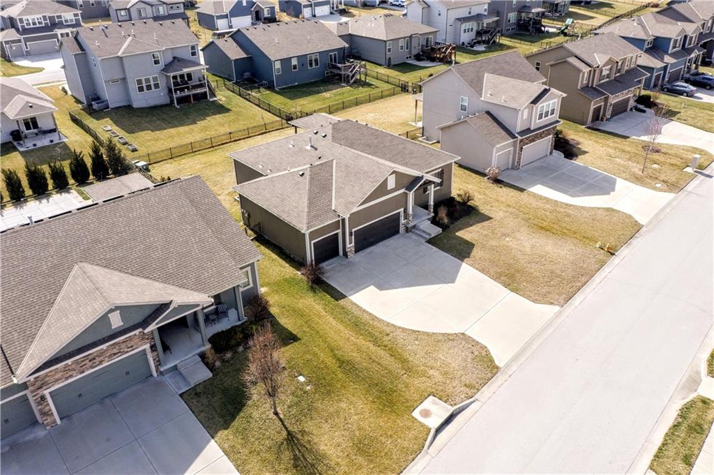 1829 Northeast Riley Drive Lee's Summit, MO 64086 - Photo 36 of 37