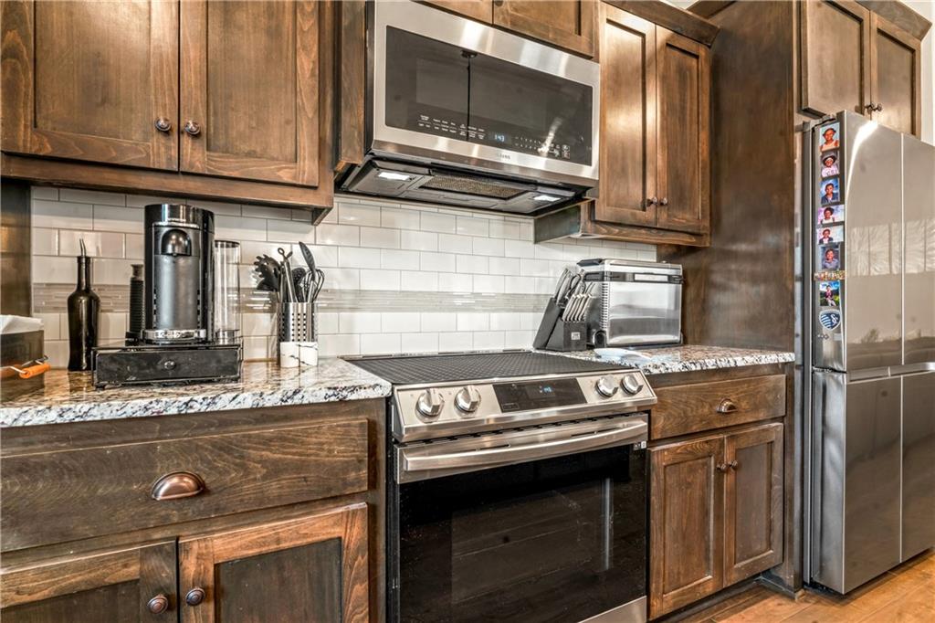 1829 Northeast Riley Drive Lee's Summit, MO 64086 - Photo 6 of 37