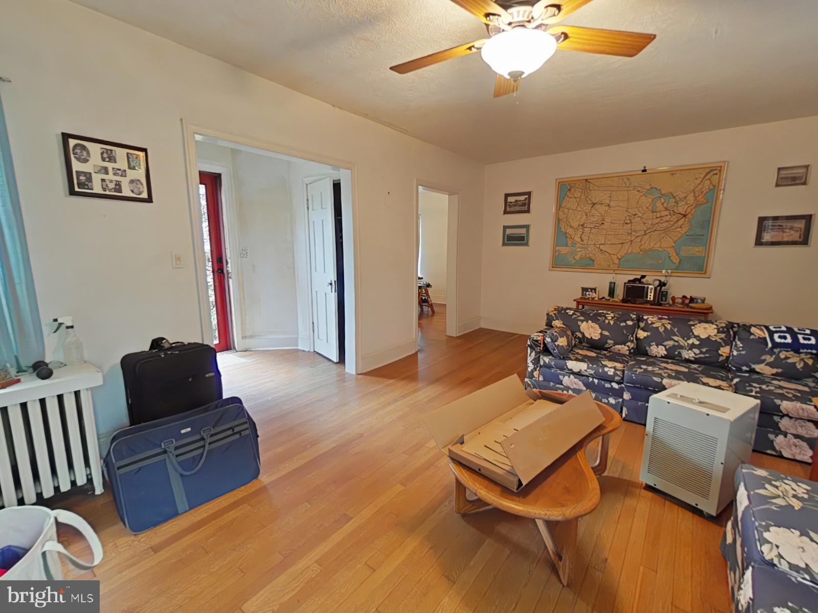 13 Midhurst Road Silver Spring, MD 20910 - Photo 5 of 23 Gallery Image 5