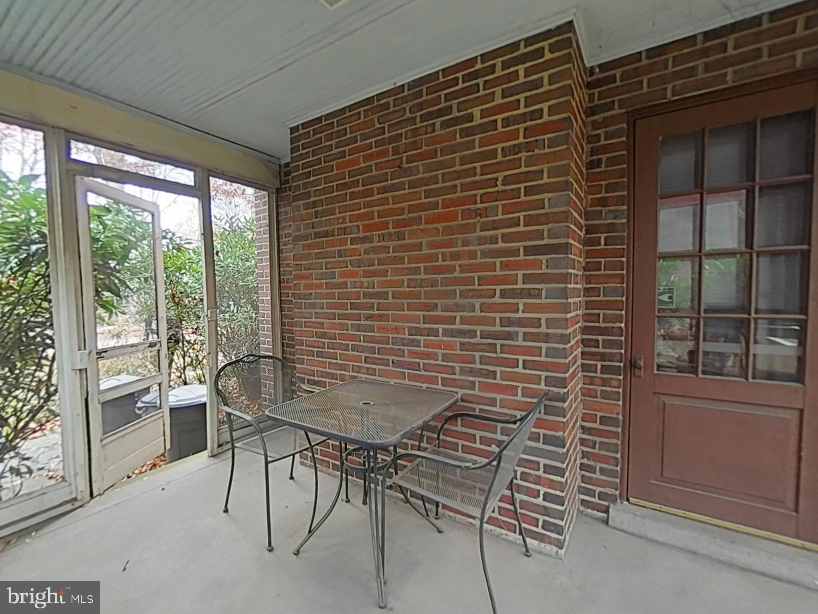 13 Midhurst Road Silver Spring, MD 20910 - Photo 8 of 23 Gallery Image 8