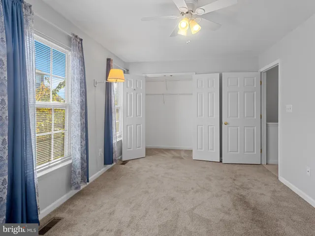 a view of empty room with window