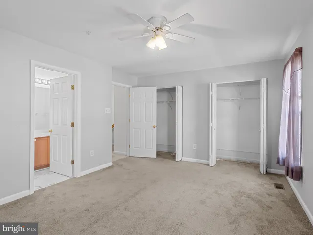 a view of empty room with window