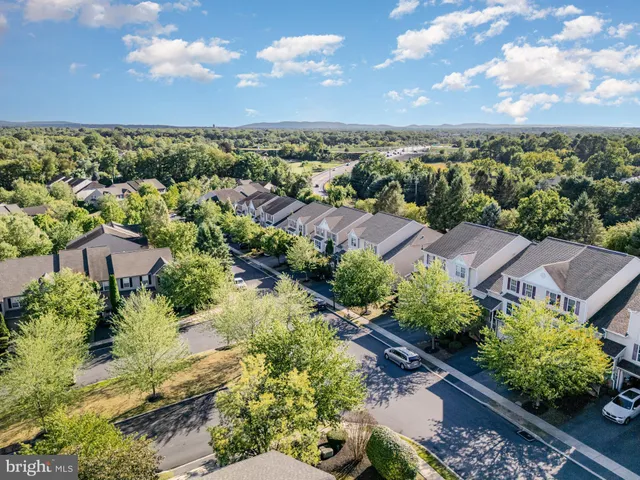 $384,990 | 1167 Cross Creek Drive, Mechanicsburg, PA 17050