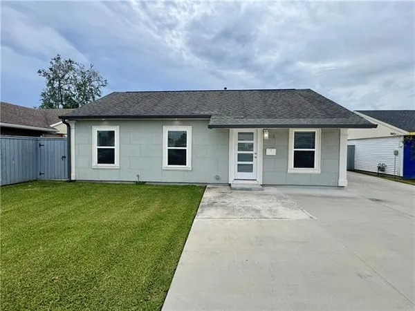 $1,950 | 113 Jeanne Drive, Avondale, LA 70094