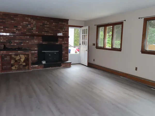 $1,450 | 57 Prescott Avenue, Laconia, NH 03246