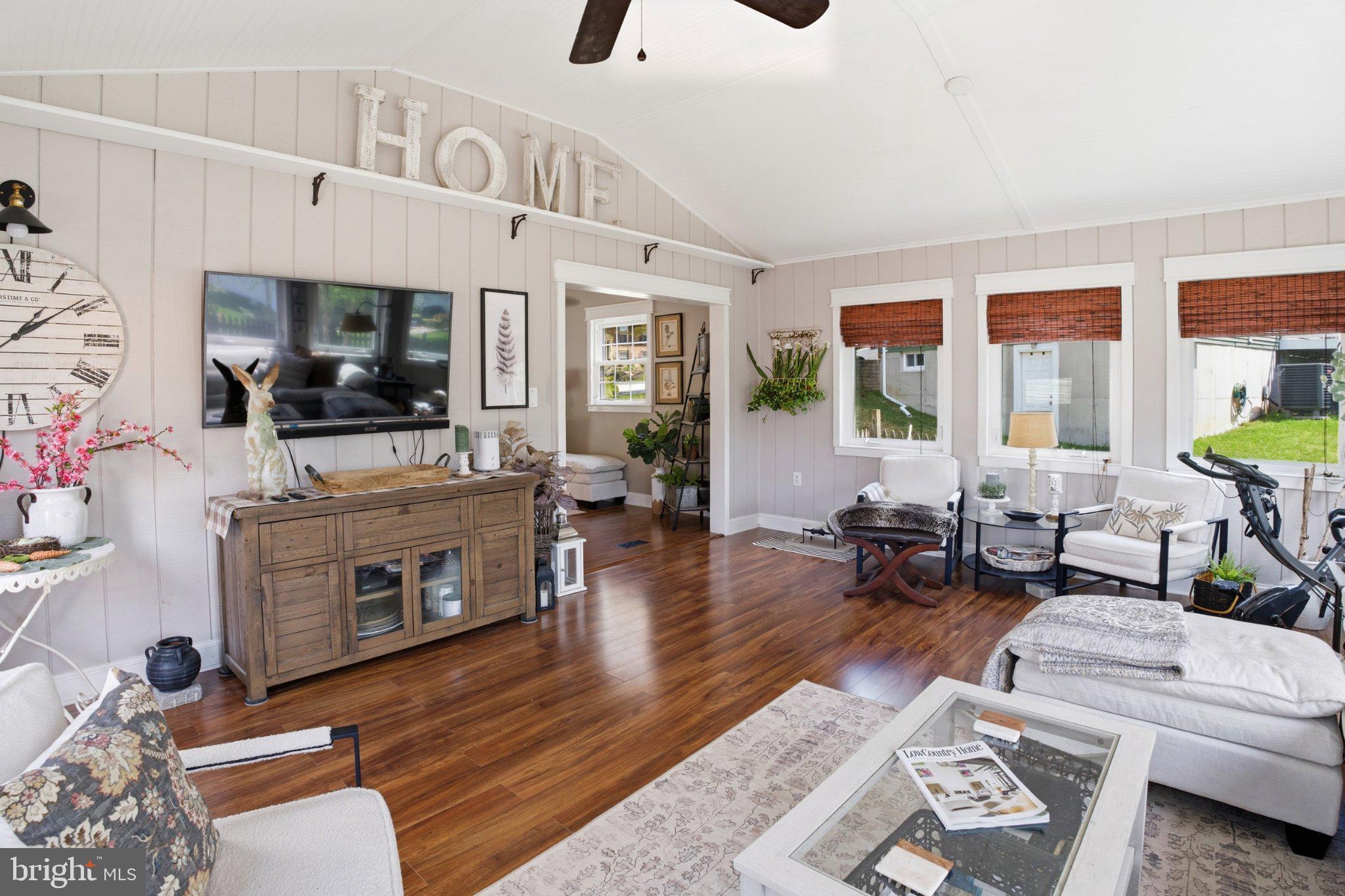291 Waycross Way Arnold, MD 21012 - Photo 11 of 34 Bright and inviting living space.