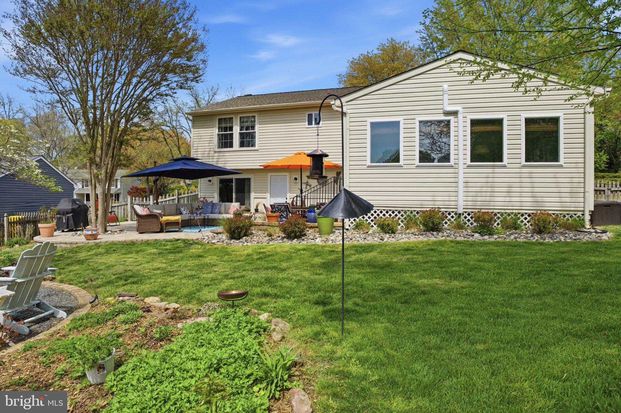 291 Waycross Way Arnold, MD 21012 - Photo 28 of 34 Charming backyard oasis with vibrant hues.