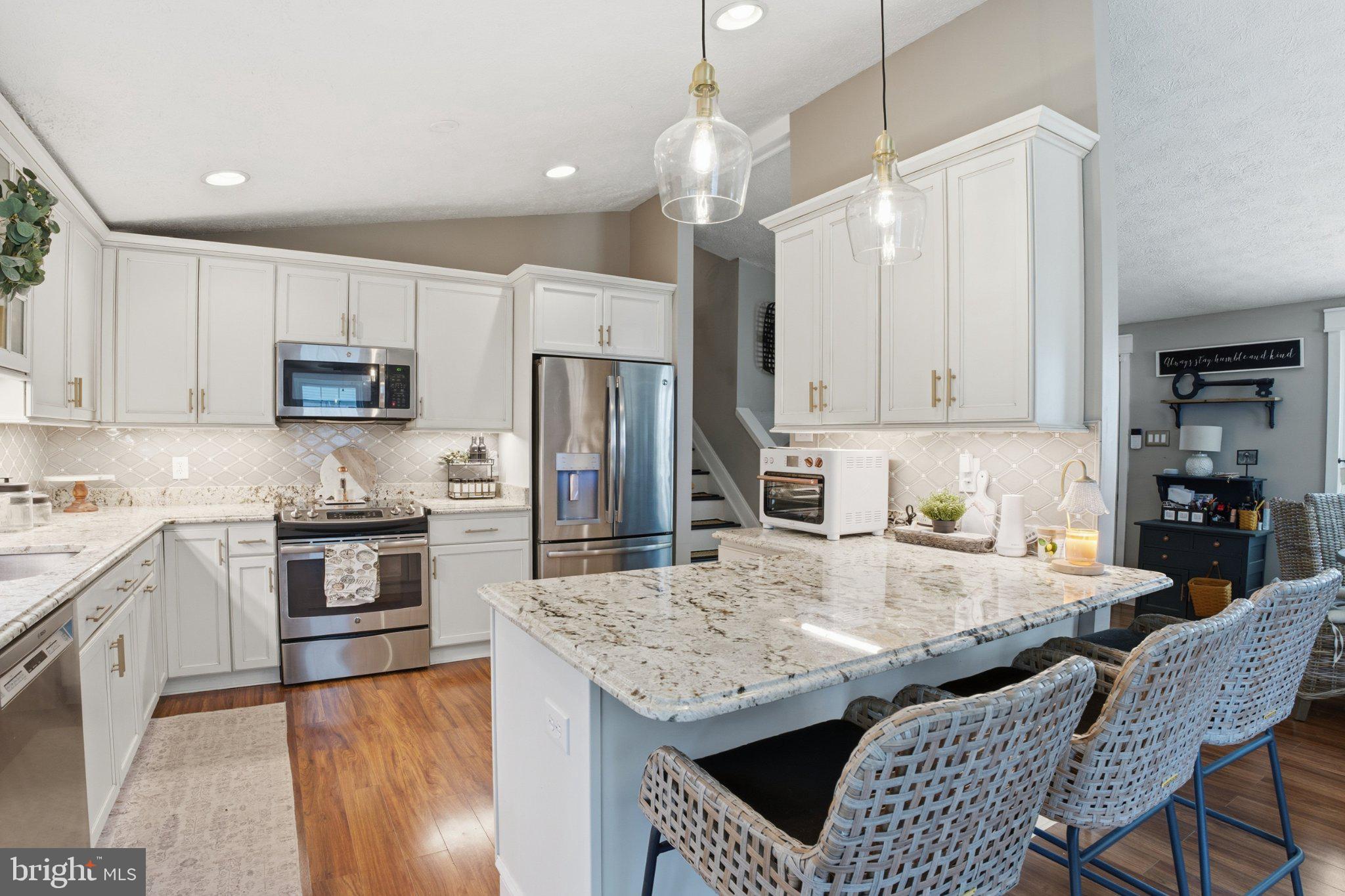 291 Waycross Way Arnold, MD 21012 - Photo 8 of 34 Modern kitchen with elegant finishes.