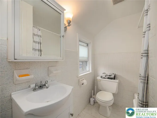 $1,850 | 115 2nd Street, Catasauqua, PA 18032