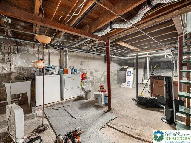 $1,850 | 115 2nd Street, Catasauqua, PA 18032