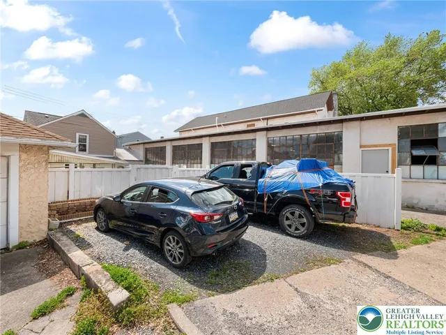 $1,850 | 115 2nd Street, Catasauqua, PA 18032