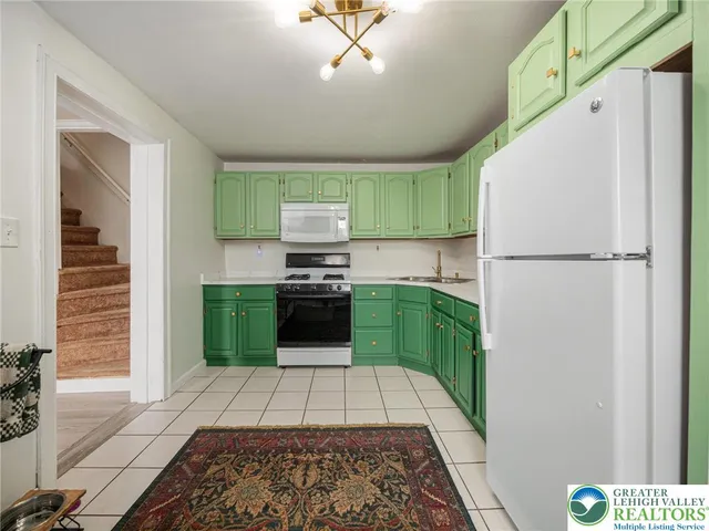 $1,850 | 115 2nd Street, Catasauqua, PA 18032