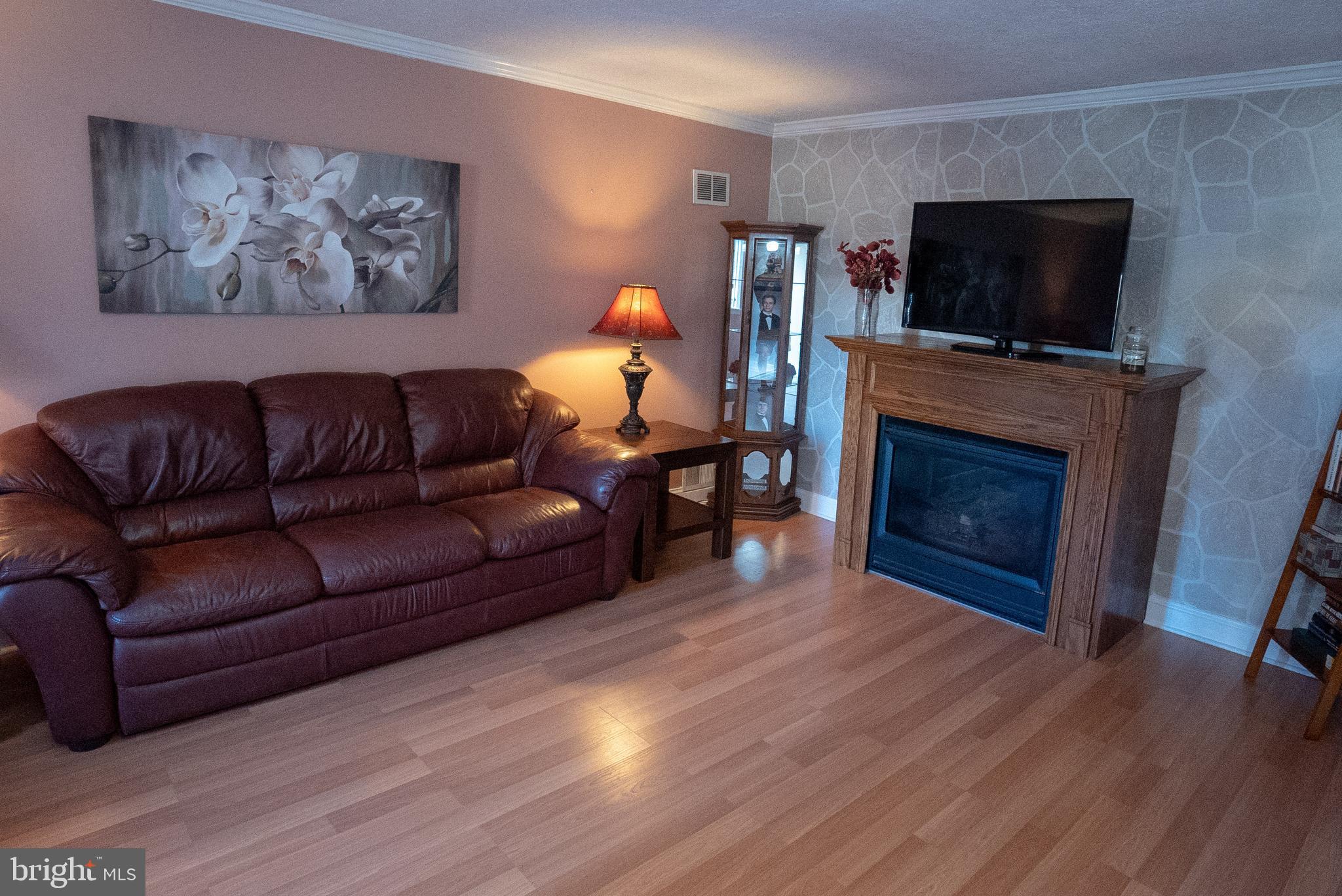 26 Palomar Road Sewell, NJ 08080 - Photo 3 of 43