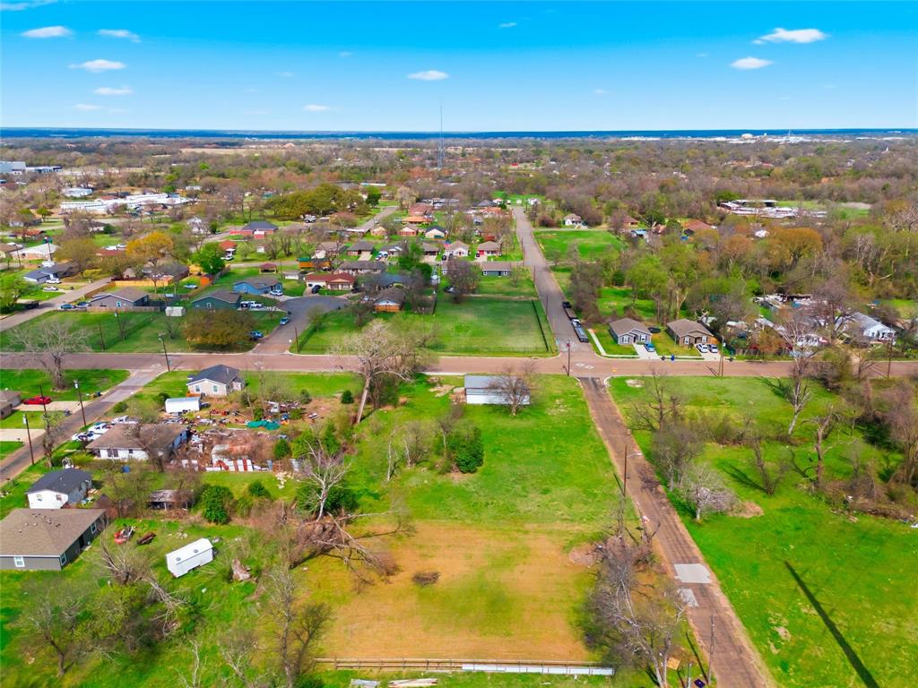 712 Miller Street Waco, TX 76704 - Photo 5 of 10 a view of city and ocean