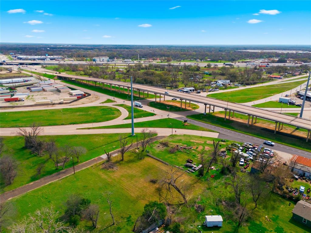 712 Miller Street Waco, TX 76704 - Photo 7 of 10 a view of a city