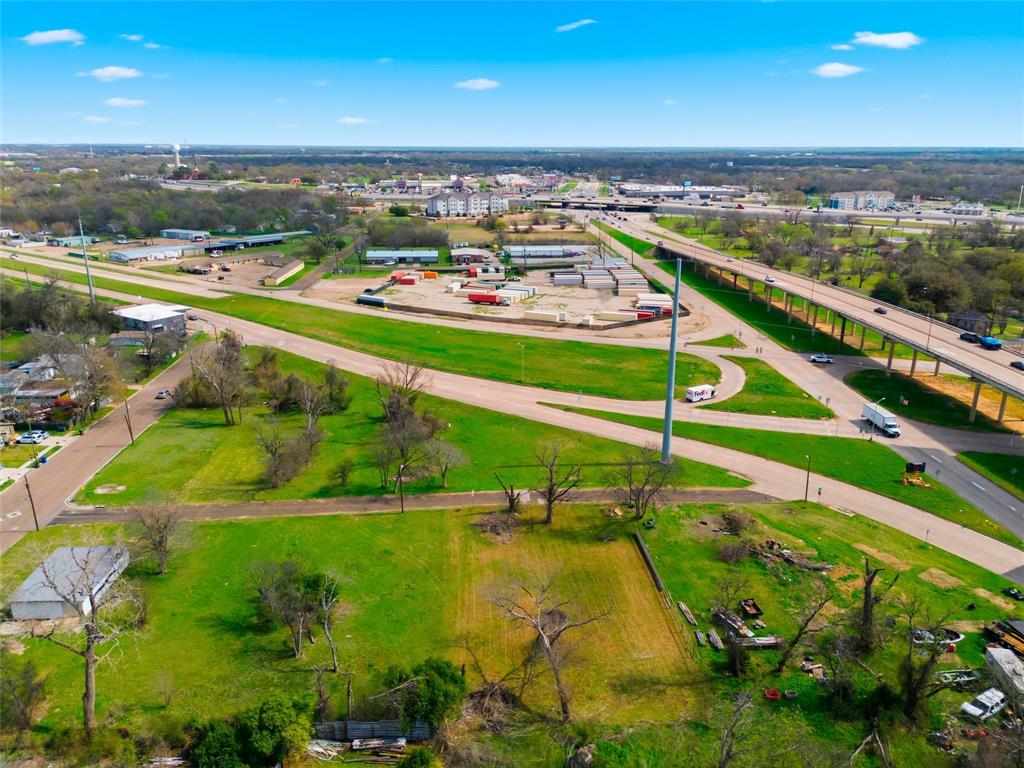 712 Miller Street Waco, TX 76704 - Photo 8 of 10 a view of a city