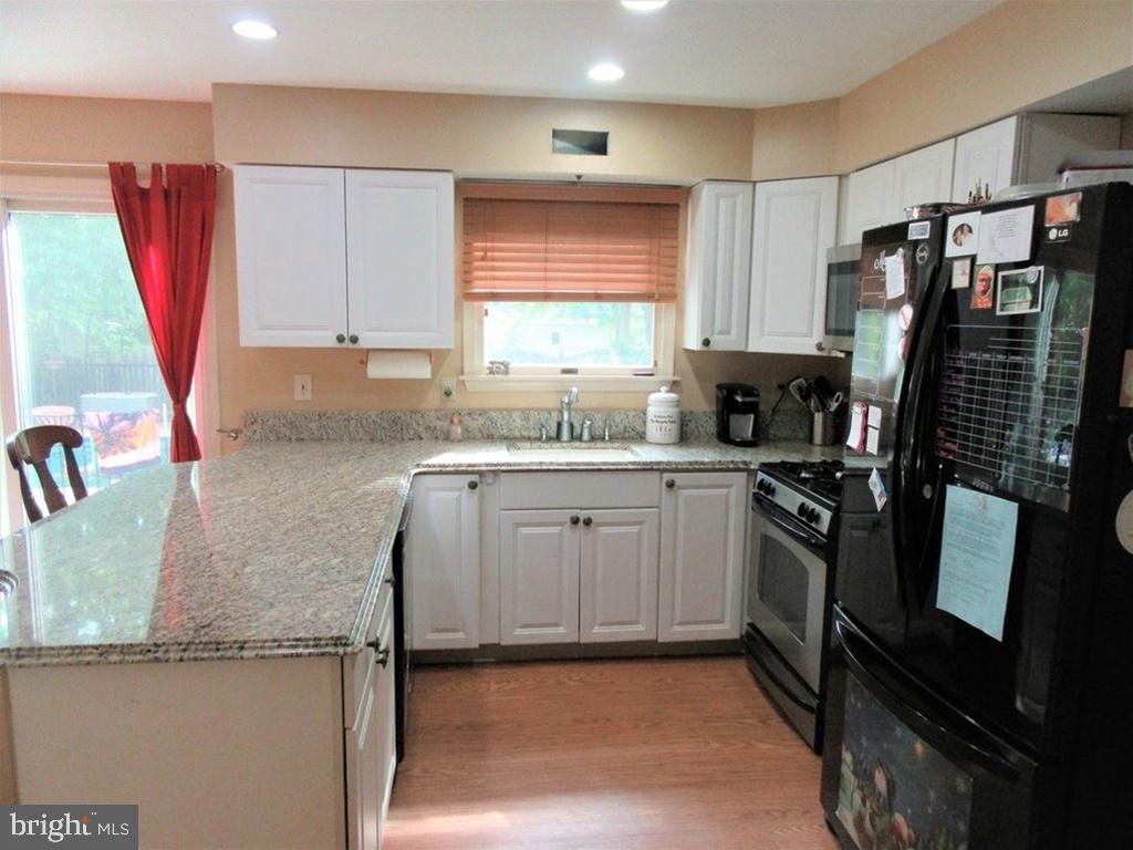 216 Schooner Road Manahawkin, NJ 08050 - Photo 3 of 14 Kitchen