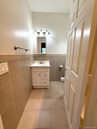 $2,850 | 127 Pipetown Hill Road, Nanuet, NY 10954