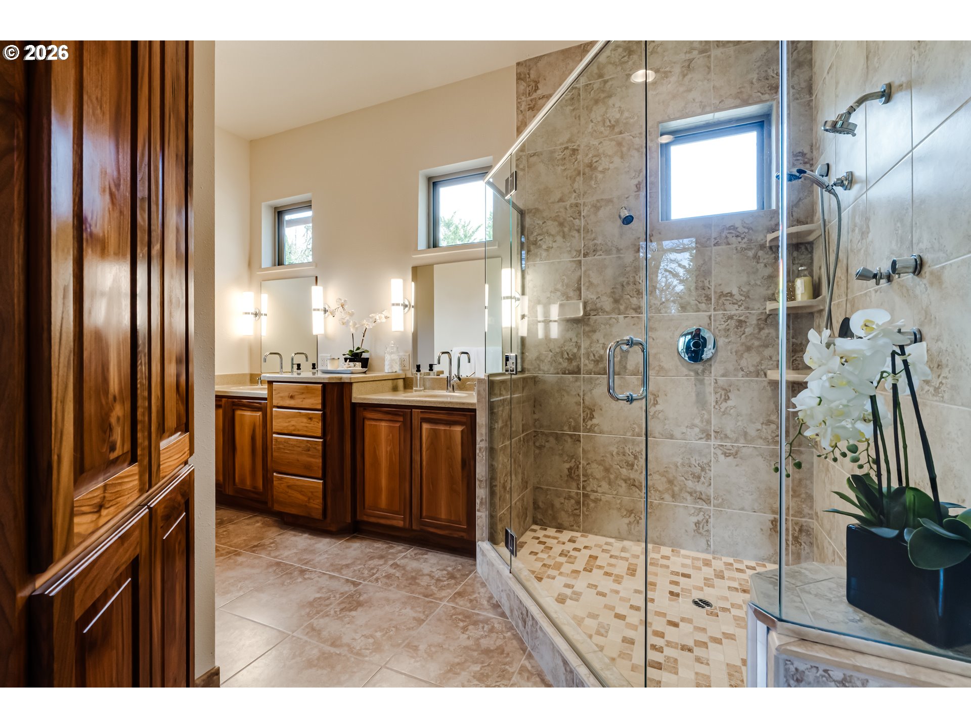 37871 Jasper Lowell Road Springfield, OR 97478 - Photo 25 of 48 Bathroom, Attached