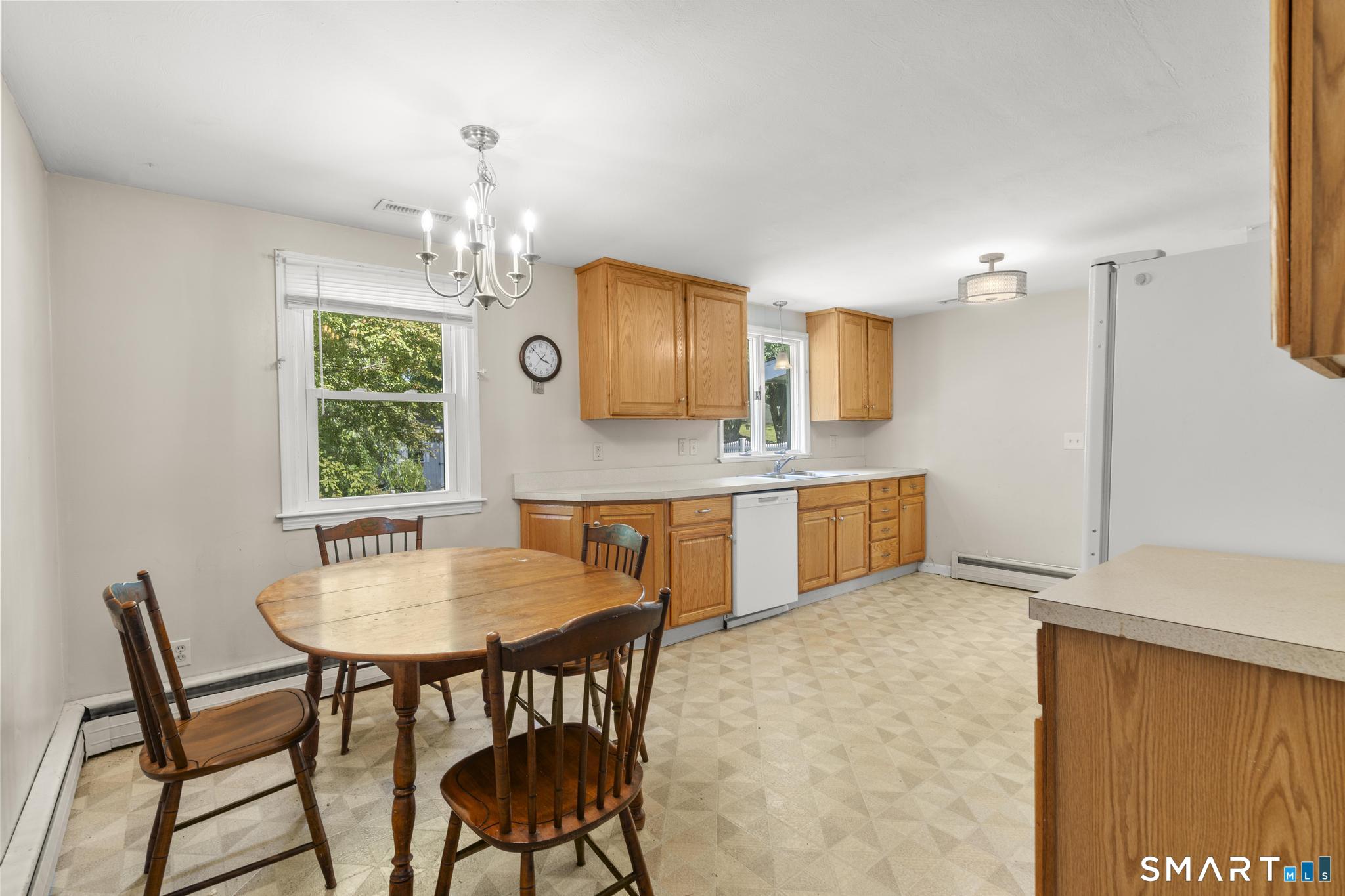 27 Allen Street Enfield, CT 06082 - Photo 12 of 32