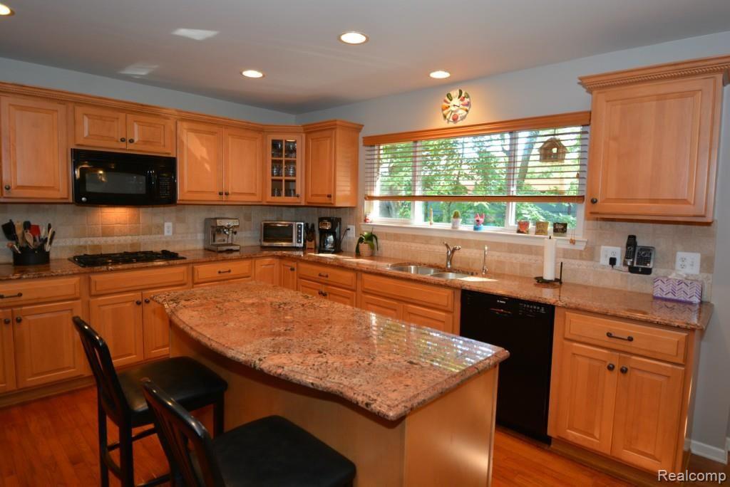 2551 Jackson Drive Rochester, MI 48309 - Photo 47 of 93 DSC_9650.jpg