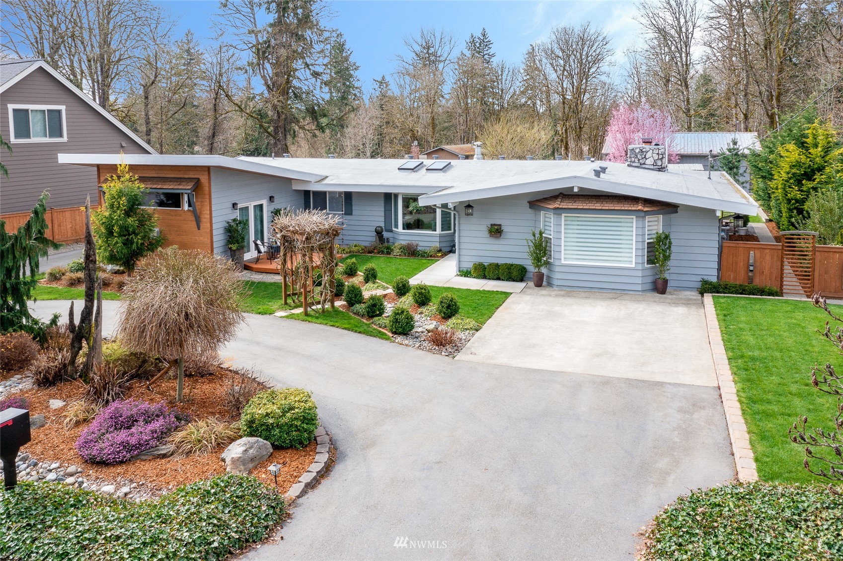 13205 173rd Avenue Southeast Renton, WA 98059 - Photo 2 of 40 Gallery Image 2