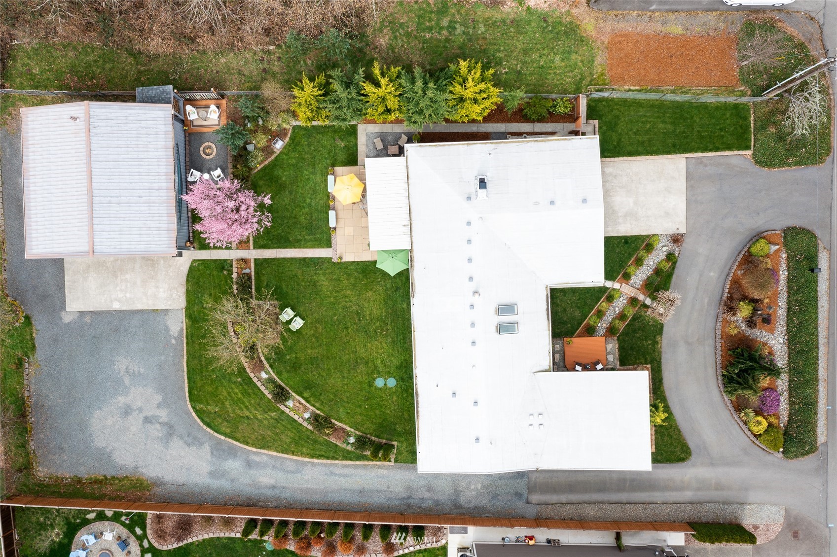 13205 173rd Avenue Southeast Renton, WA 98059 - Photo 3 of 40 Gallery Image 3