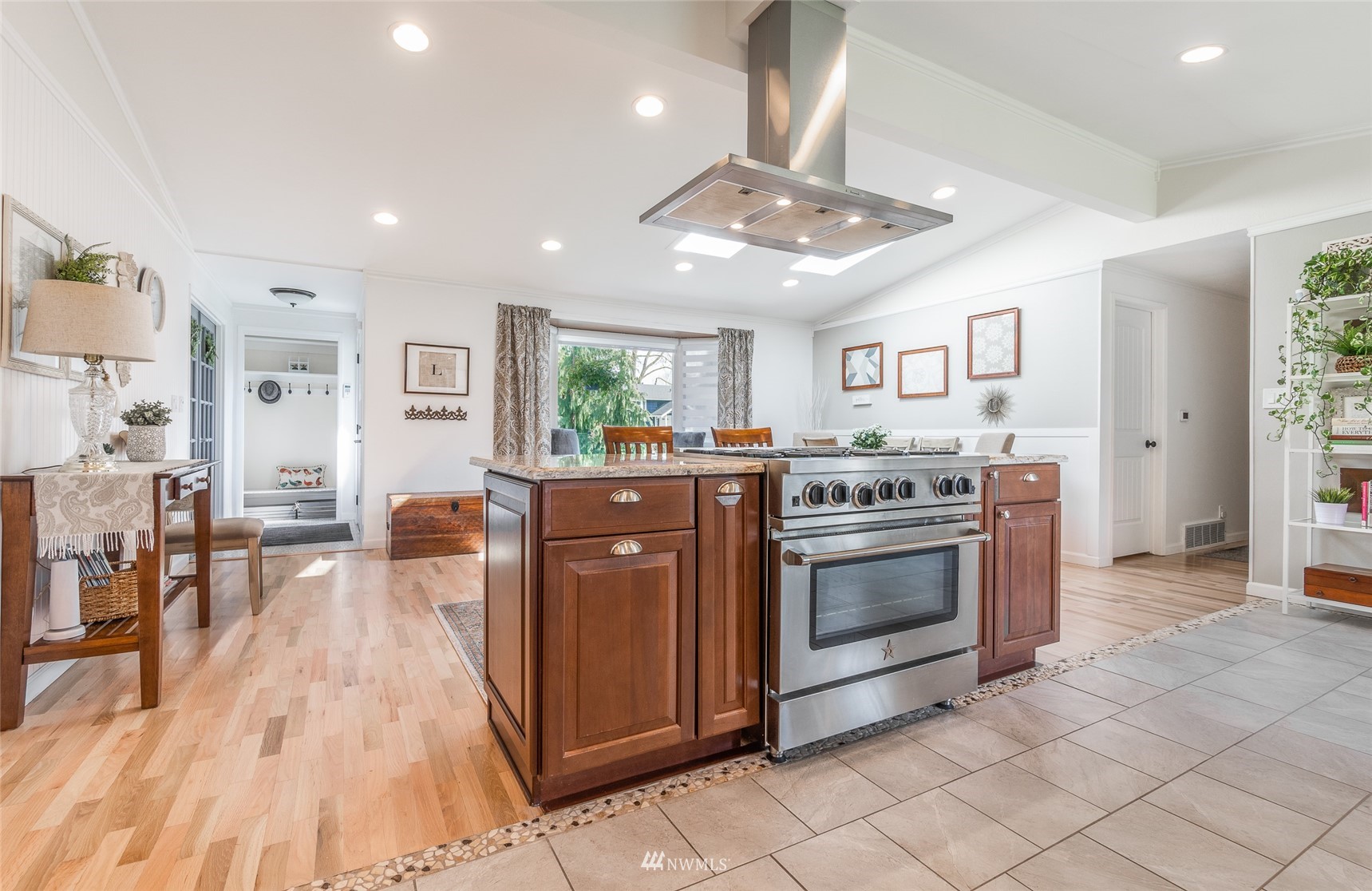 13205 173rd Avenue Southeast Renton, WA 98059 - Photo 5 of 40 Gallery Image 5